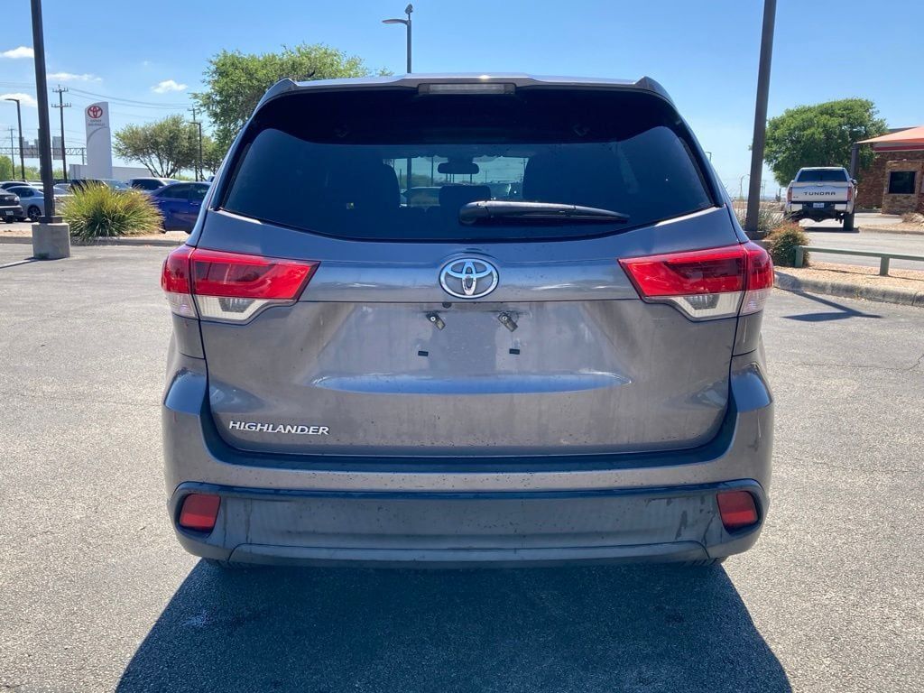 2019 Toyota Highlander LE