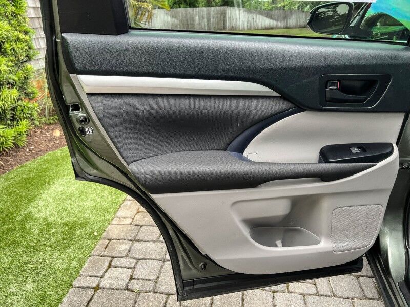 2019 Toyota Highlander LE Wilmington NC