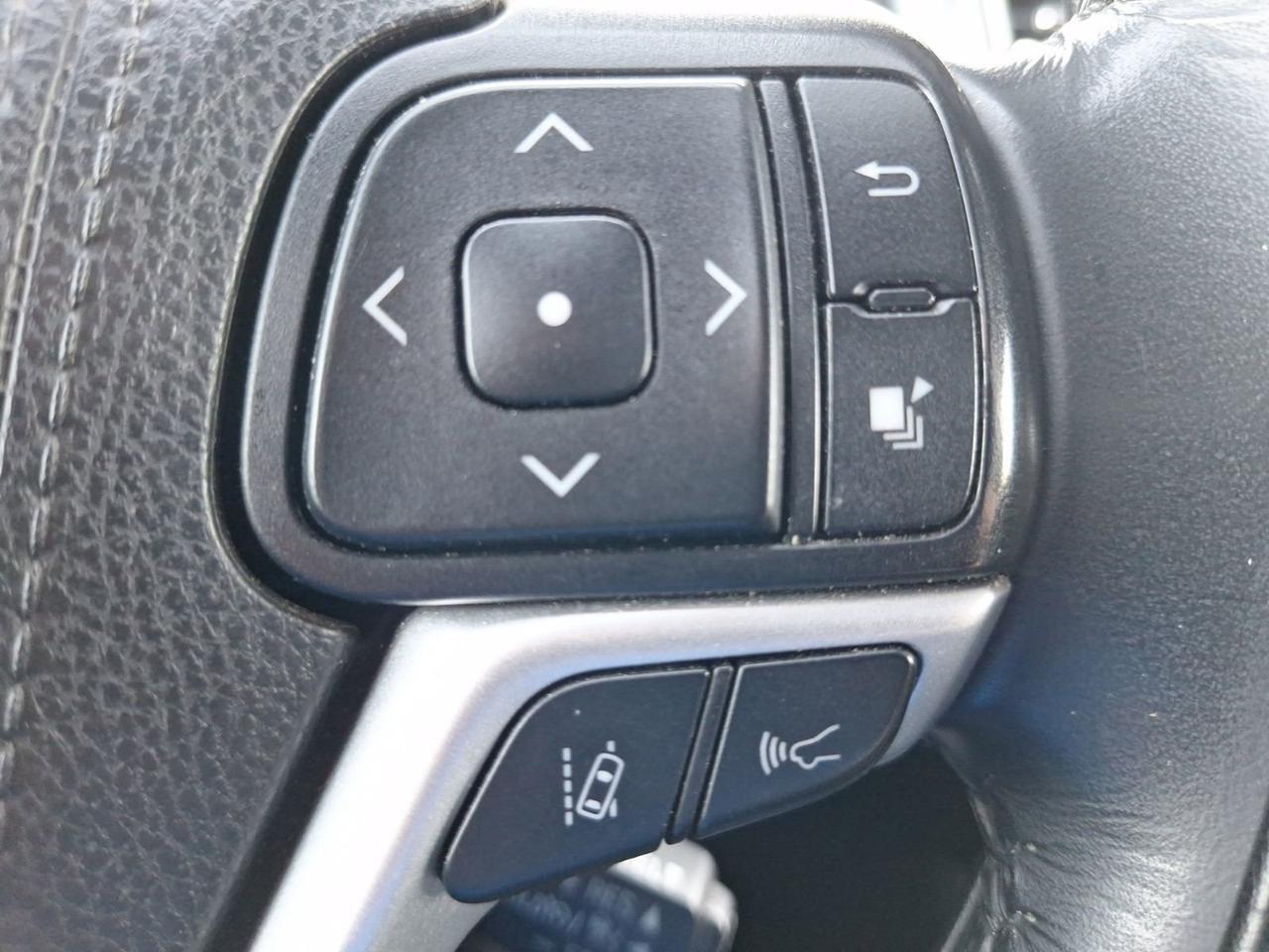 2019 Toyota Highlander Limited Hurst TX