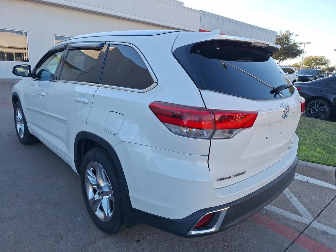 2019 Toyota Highlander Limited Hurst TX