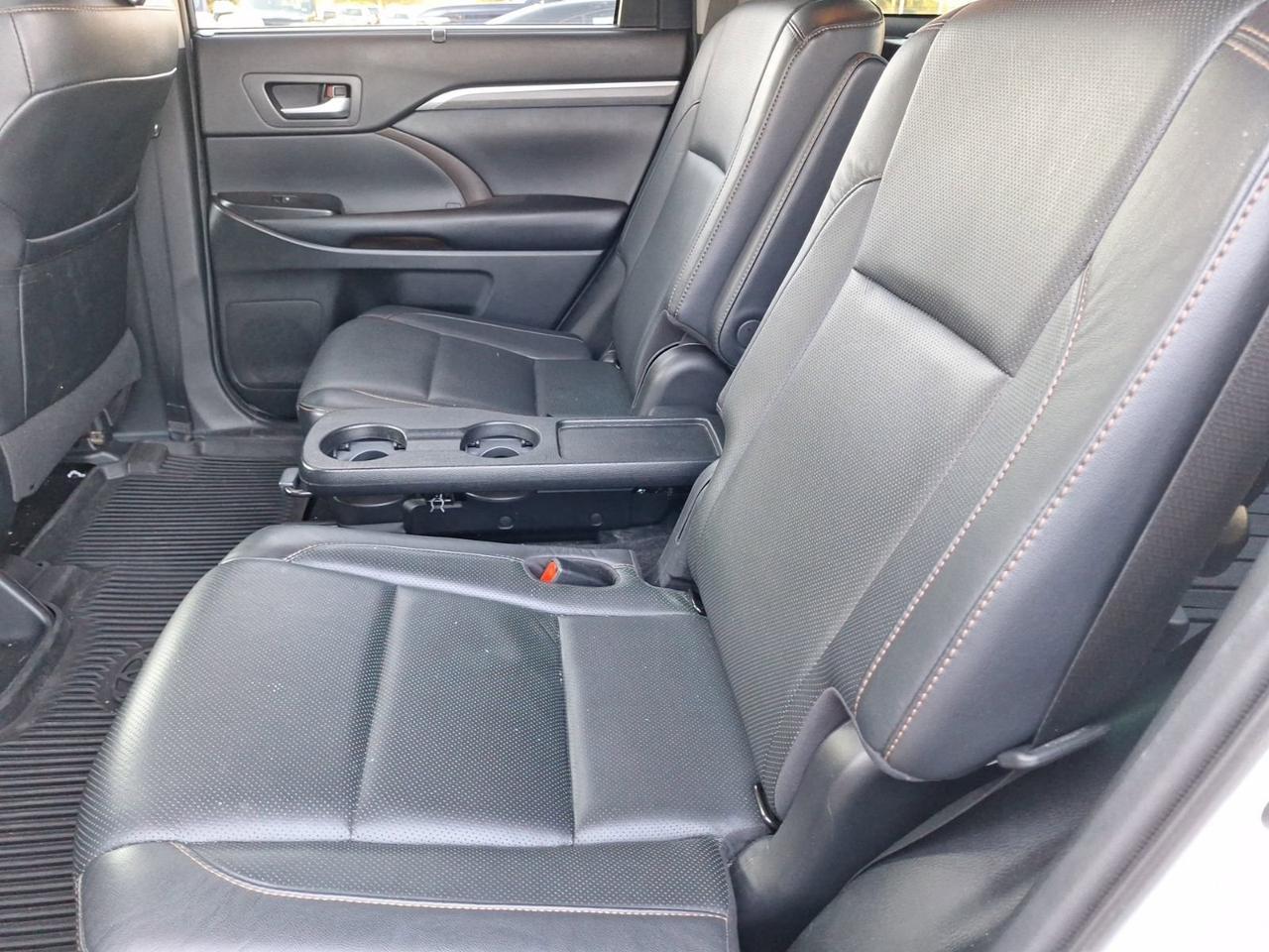 2019 Toyota Highlander Limited Hurst TX