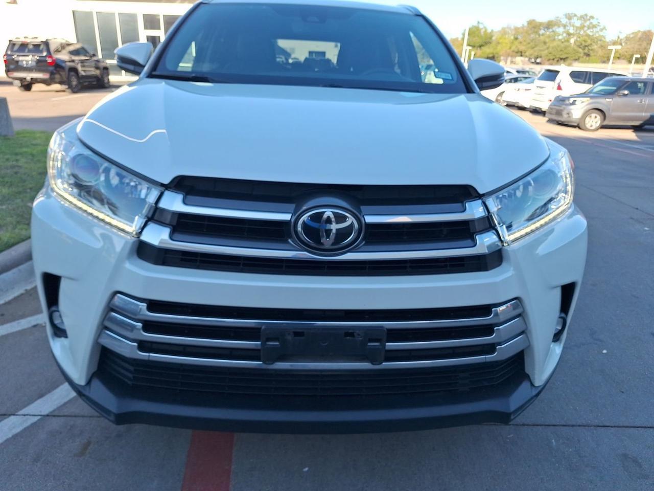 2019 Toyota Highlander Limited Hurst TX