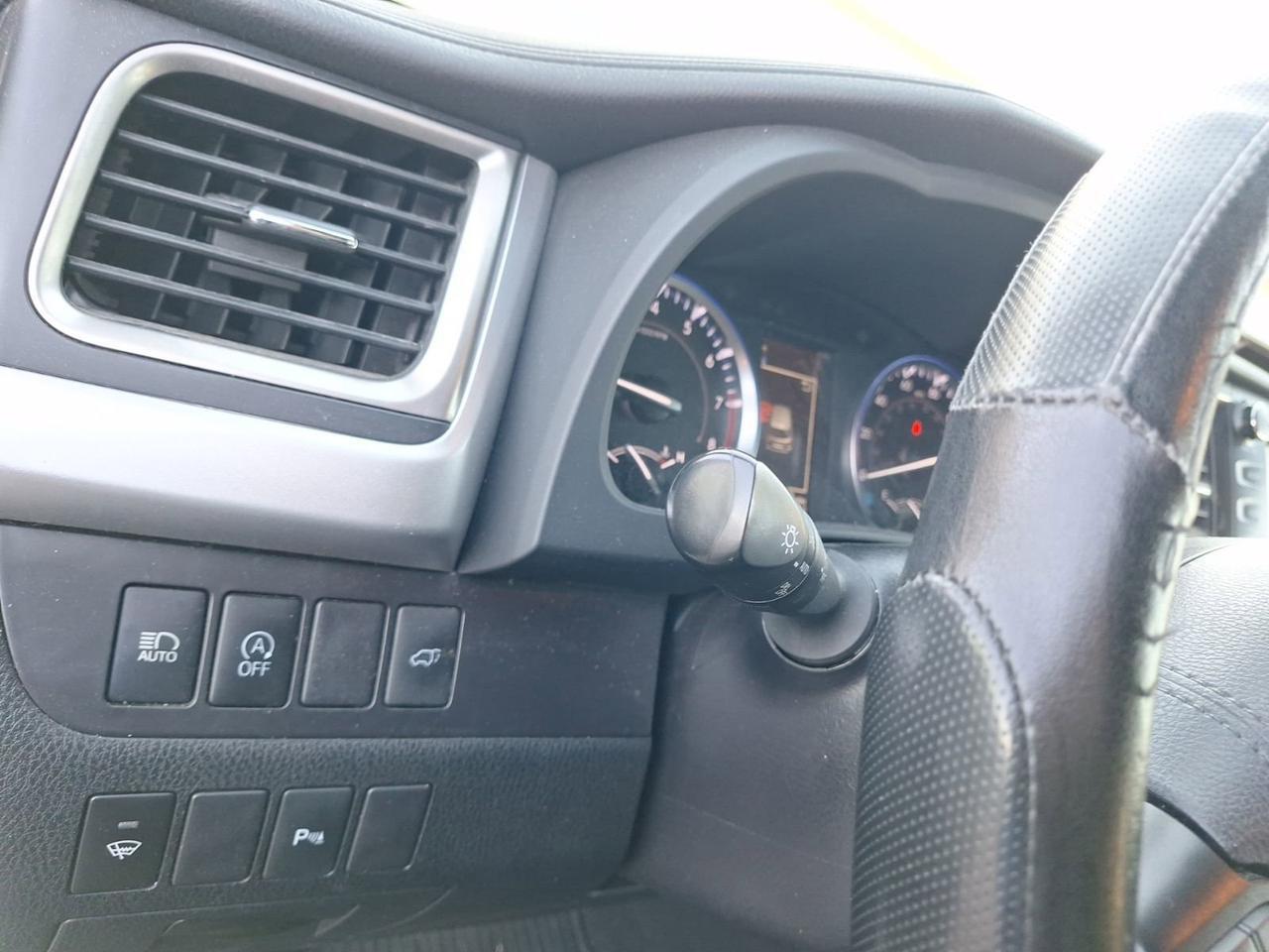 2019 Toyota Highlander Limited Hurst TX