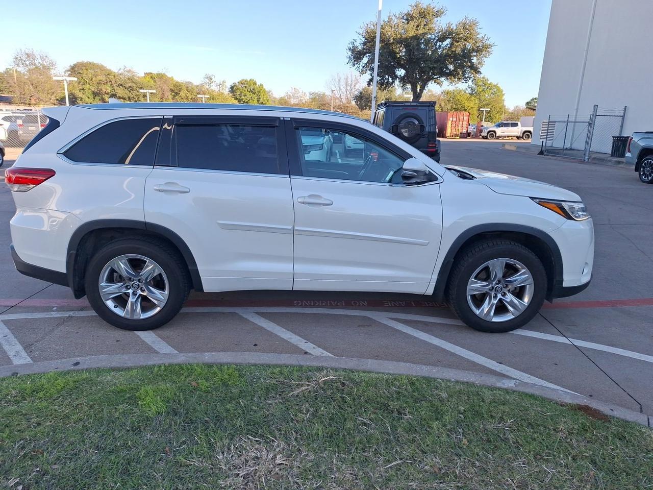 2019 Toyota Highlander Limited Hurst TX