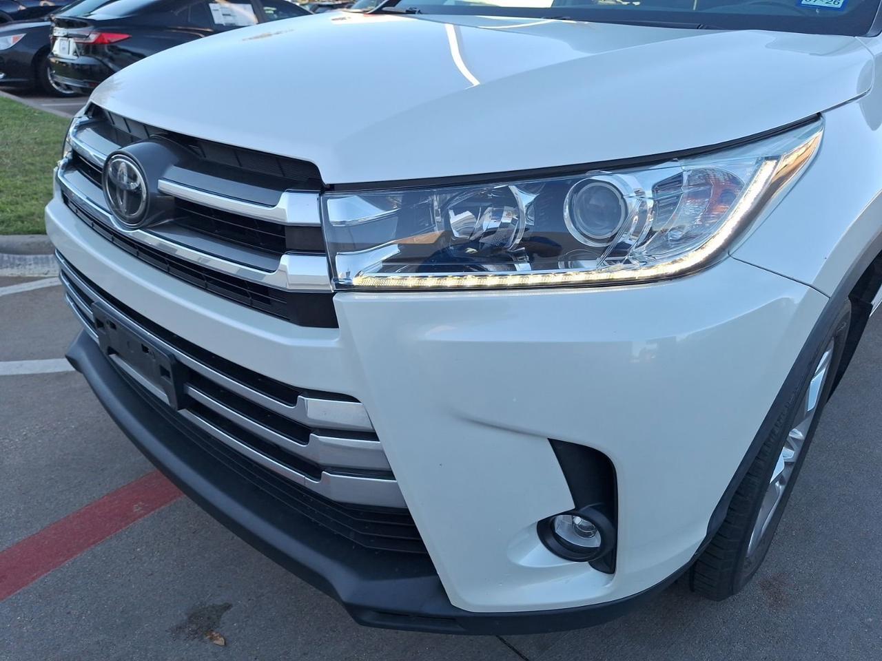 2019 Toyota Highlander Limited Hurst TX