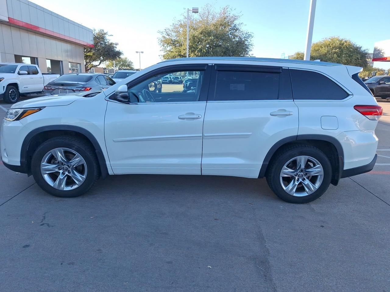 2019 Toyota Highlander Limited Hurst TX