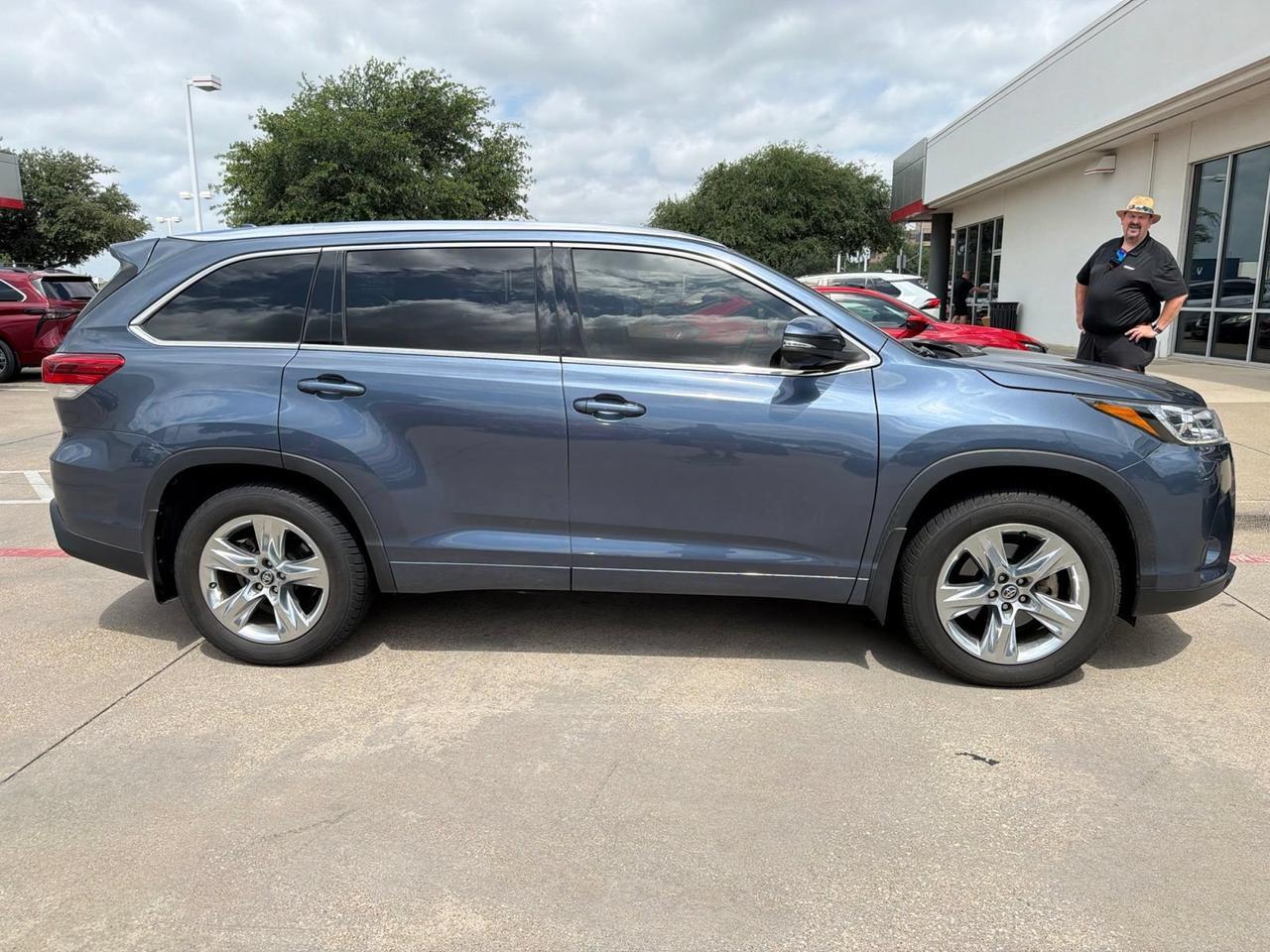 2019 Toyota Highlander Limited Hurst TX