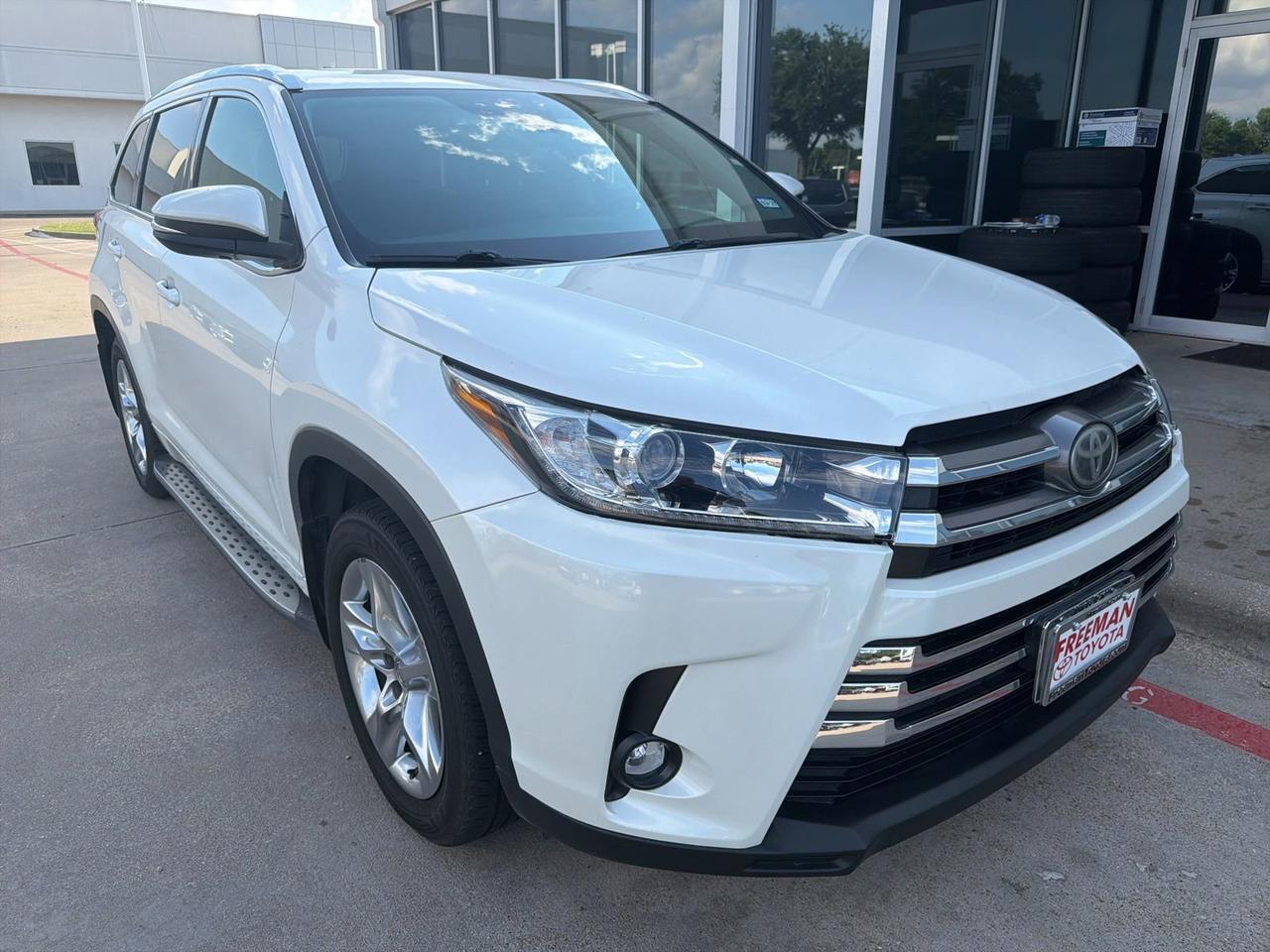 2019 Toyota Highlander Limited Hurst TX