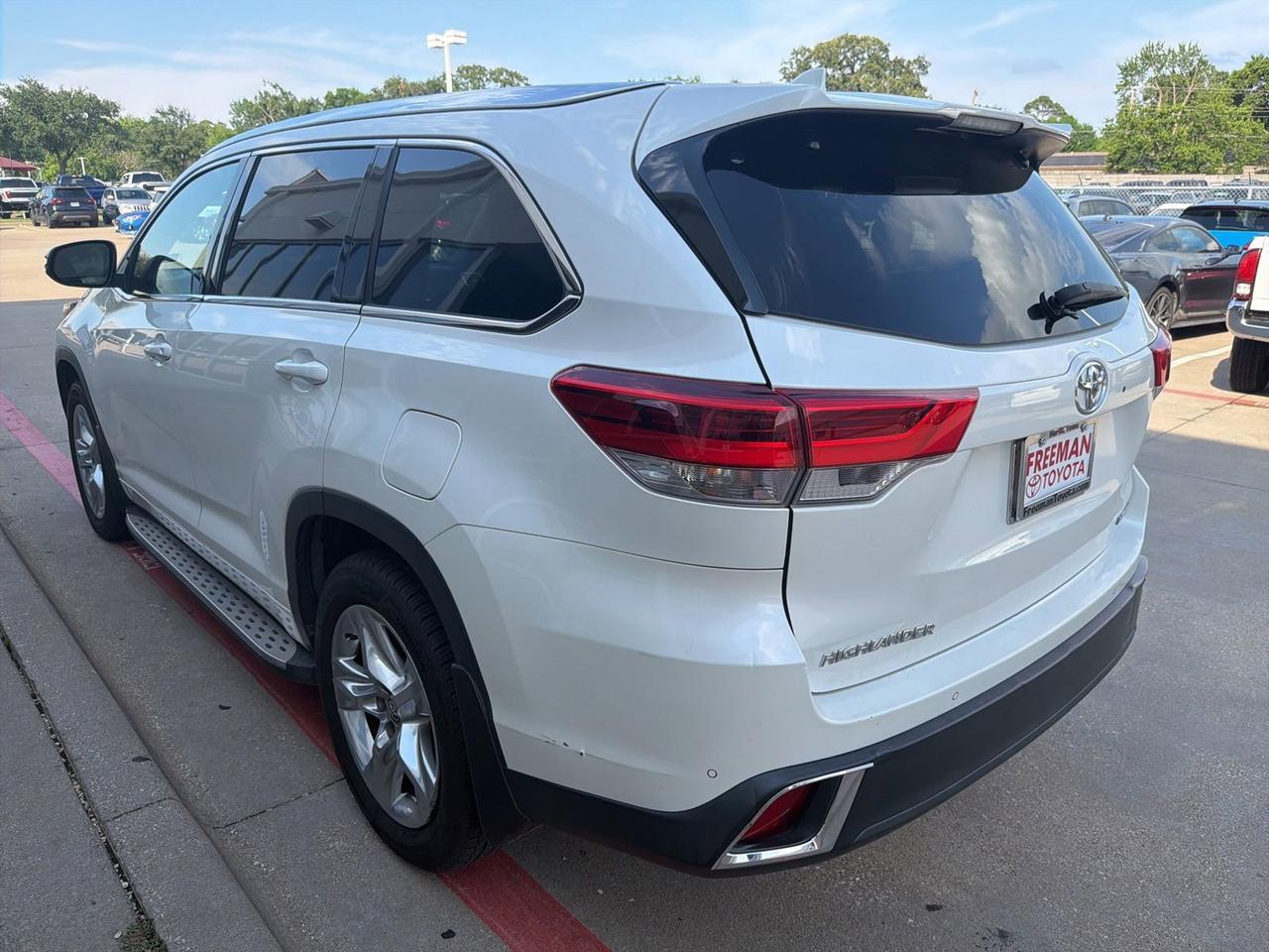 2019 Toyota Highlander Limited Hurst TX