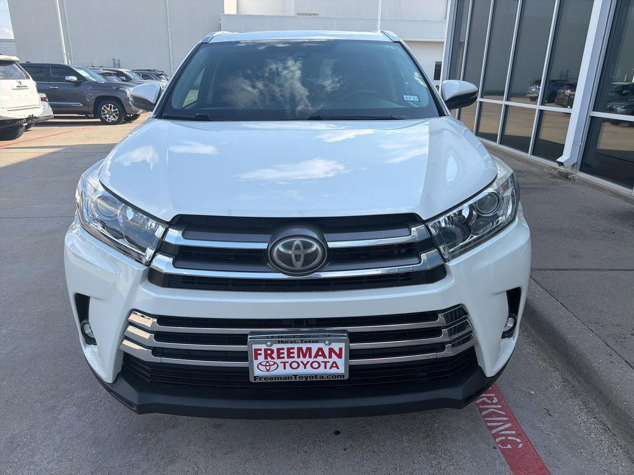 2019 Toyota Highlander Limited Hurst TX