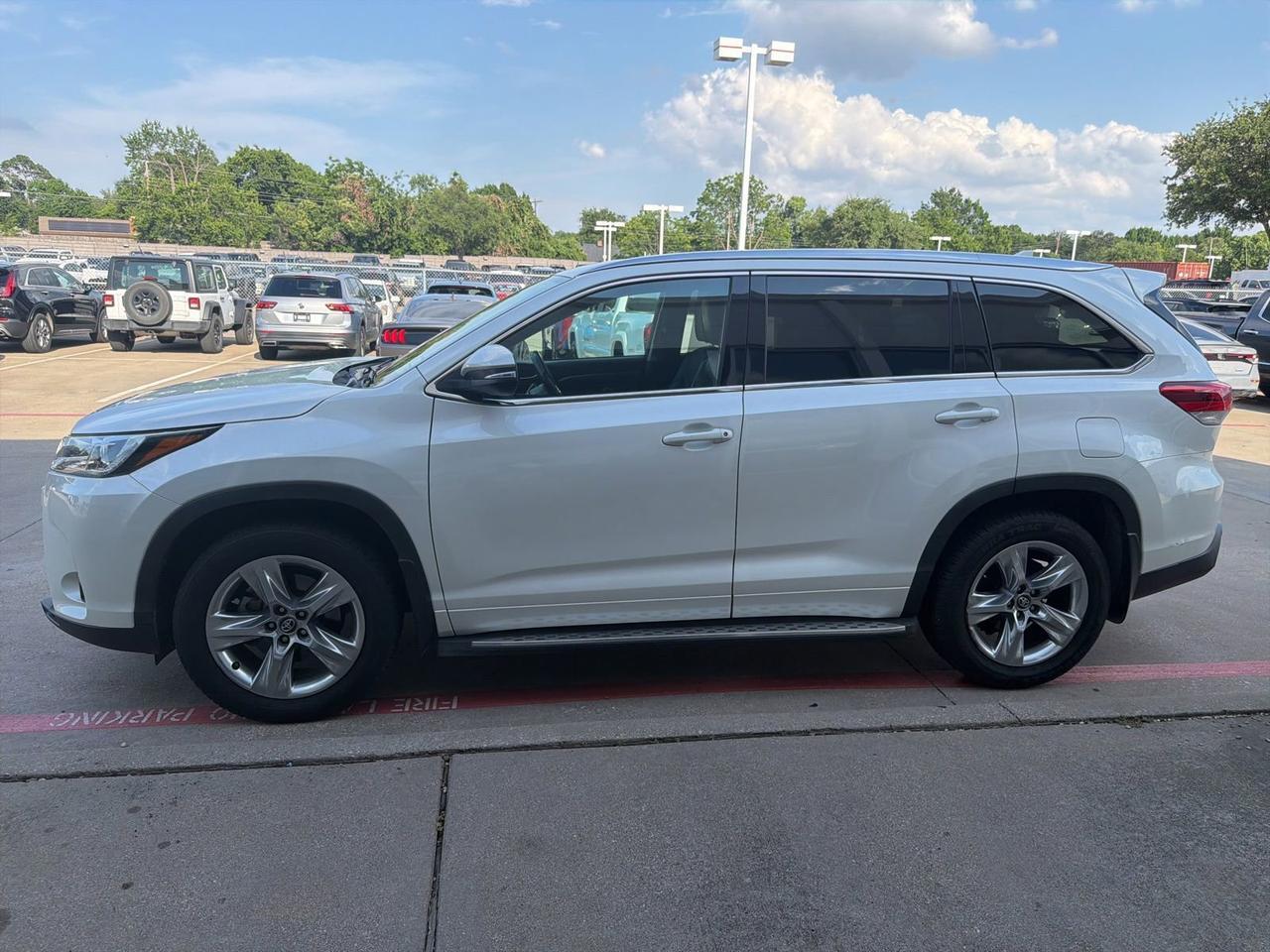 2019 Toyota Highlander Limited Hurst TX