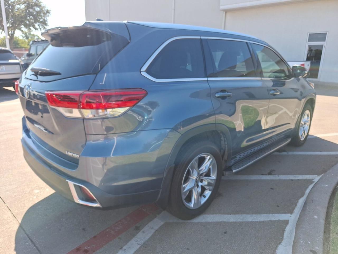 2019 Toyota Highlander Limited Hurst TX