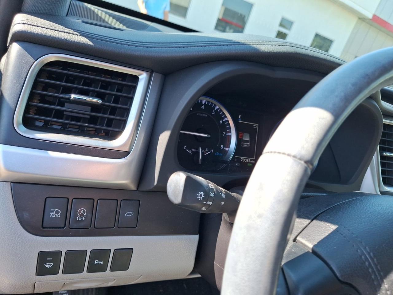 2019 Toyota Highlander Limited Hurst TX