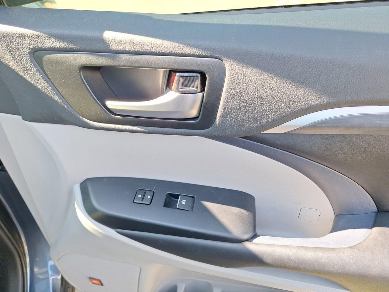 2019 Toyota Highlander Limited Hurst TX