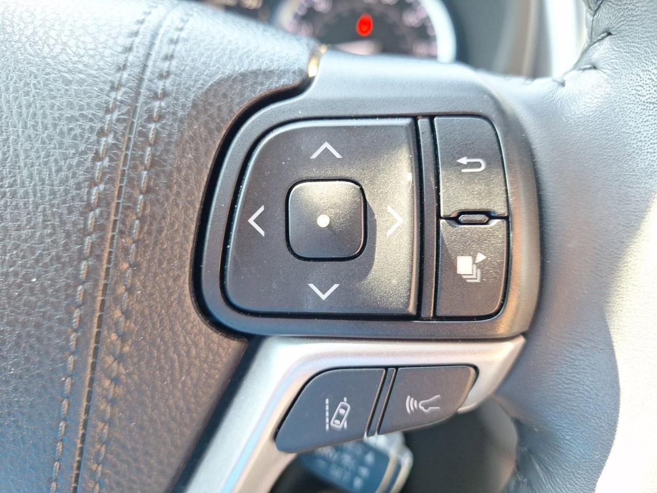 2019 Toyota Highlander Limited Hurst TX
