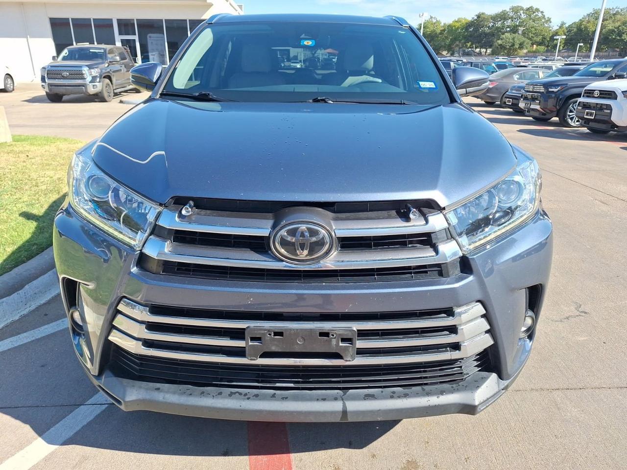 2019 Toyota Highlander Limited Hurst TX