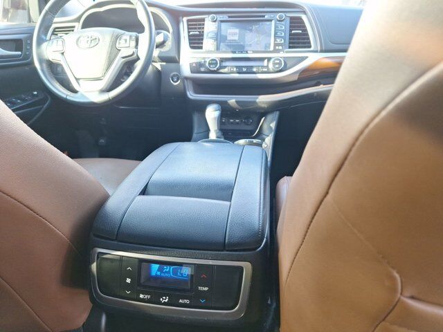 2019 Toyota Highlander Limited Hurst TX