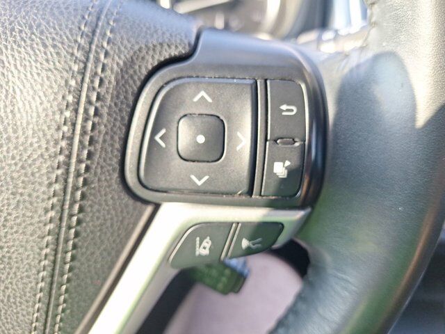 2019 Toyota Highlander Limited Hurst TX