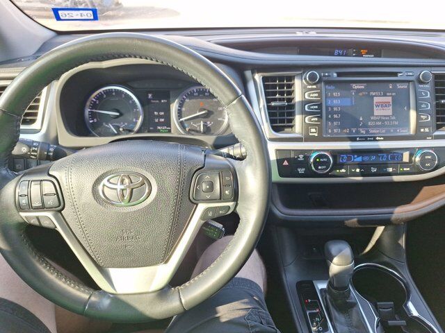 2019 Toyota Highlander Limited Hurst TX