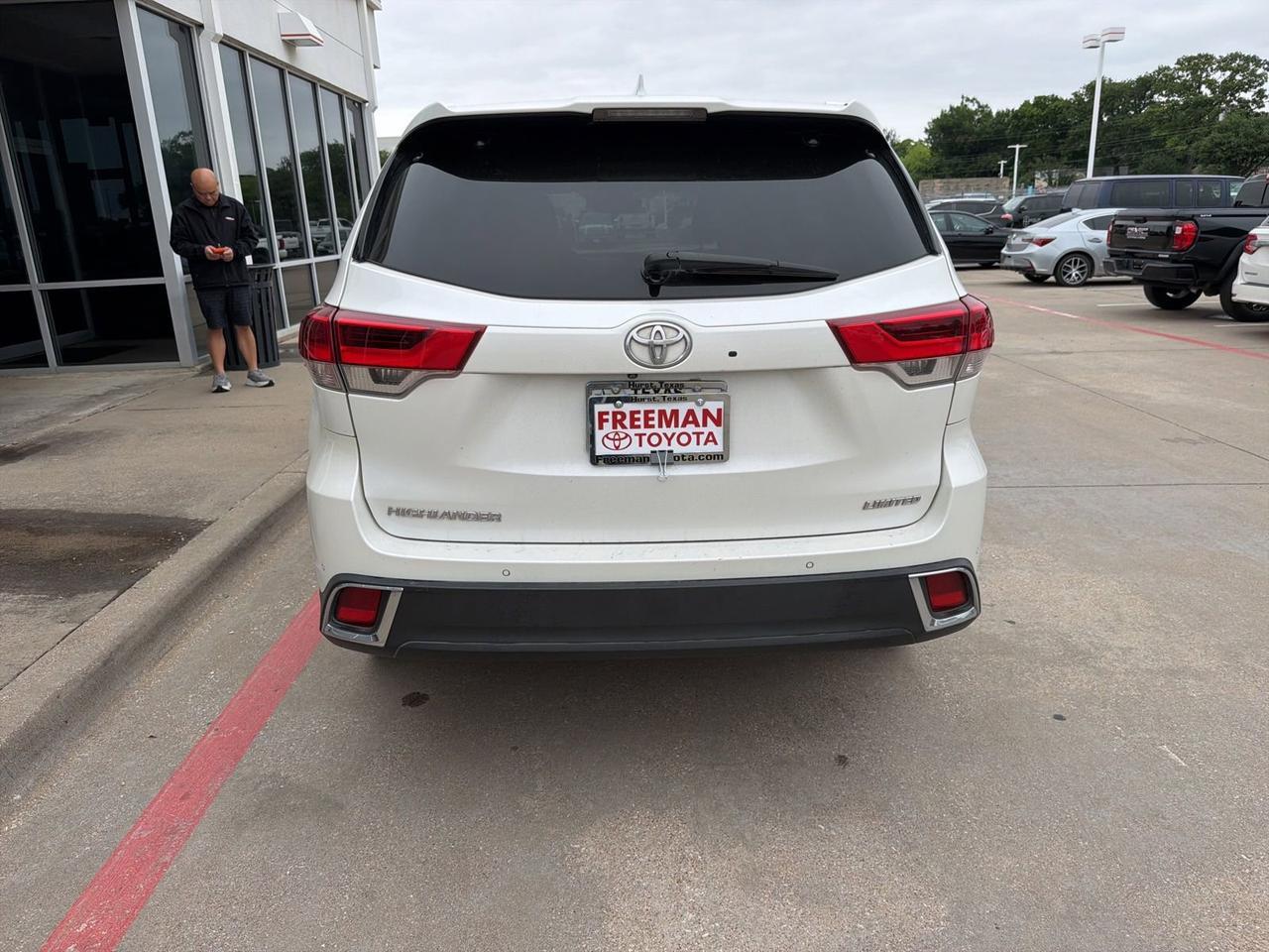 2019 Toyota Highlander Limited Hurst TX