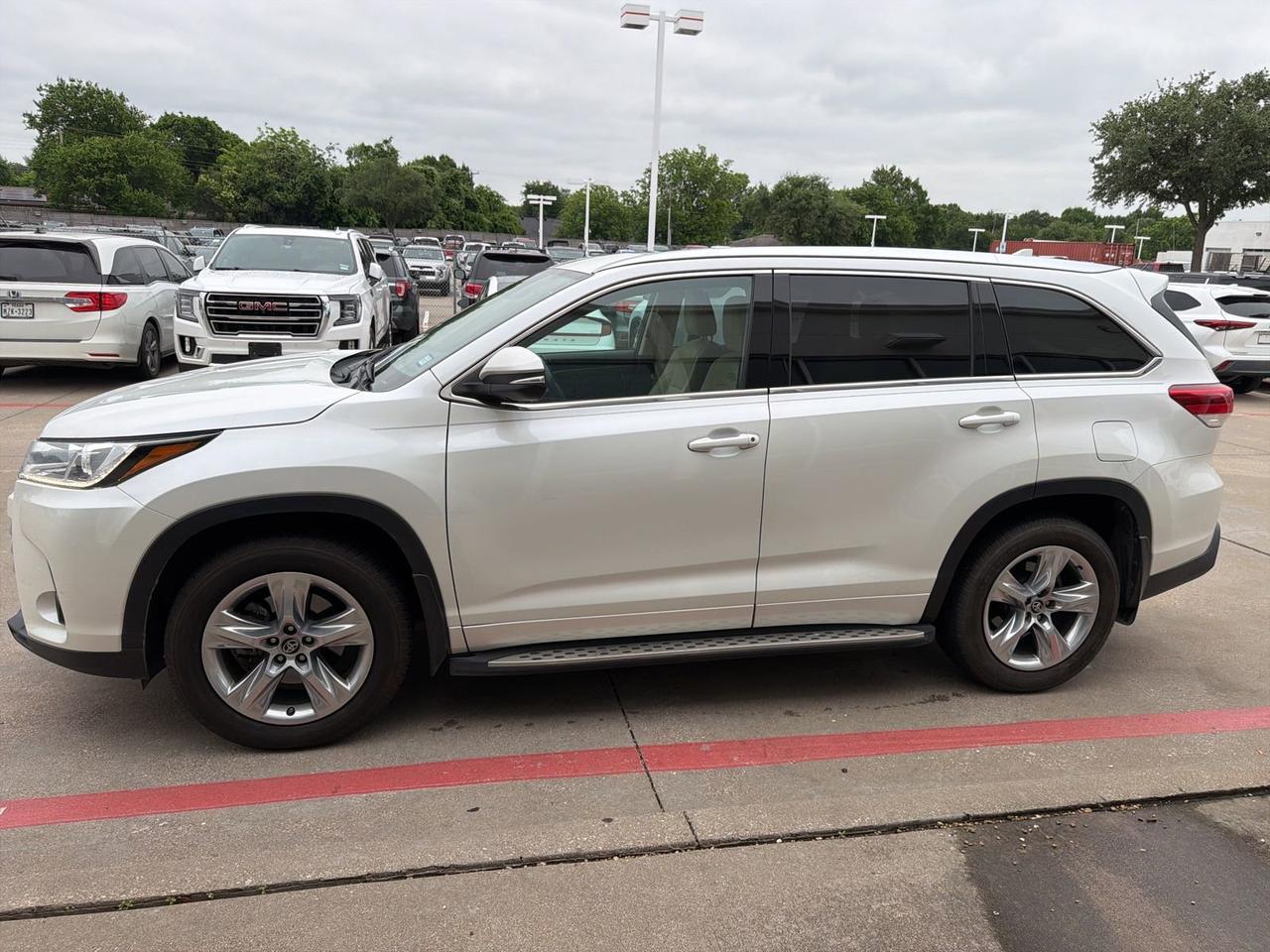 2019 Toyota Highlander Limited Hurst TX