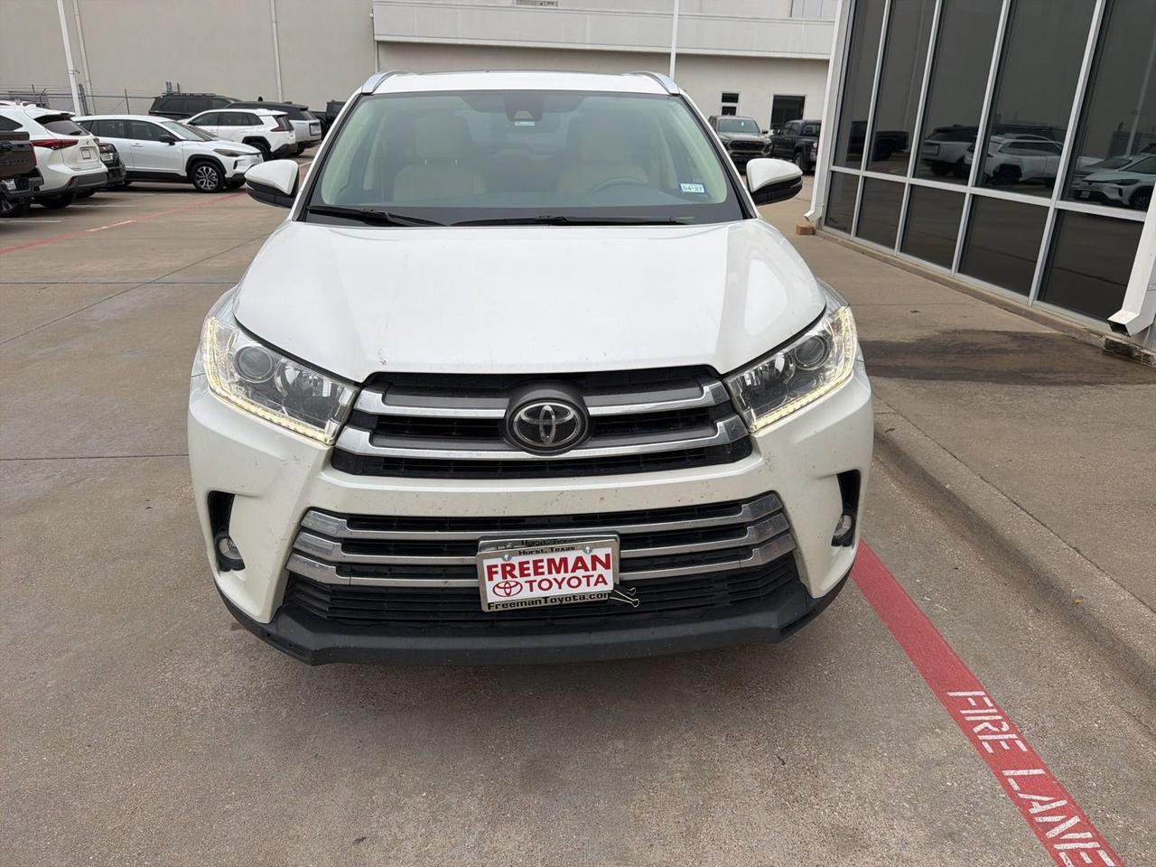 2019 Toyota Highlander Limited Hurst TX