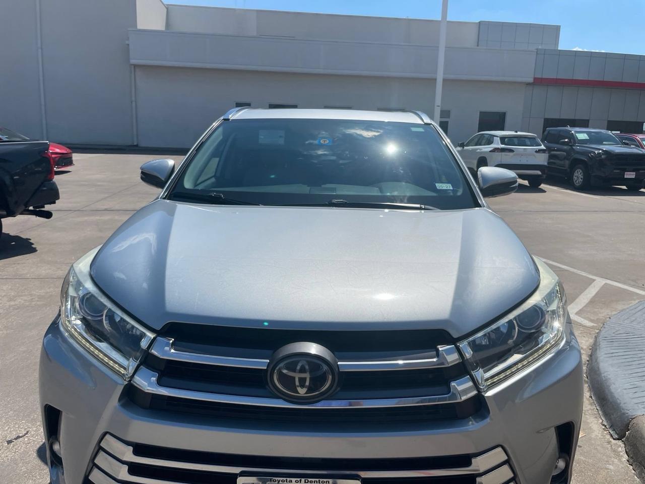 2019 Toyota Highlander Limited Hurst TX