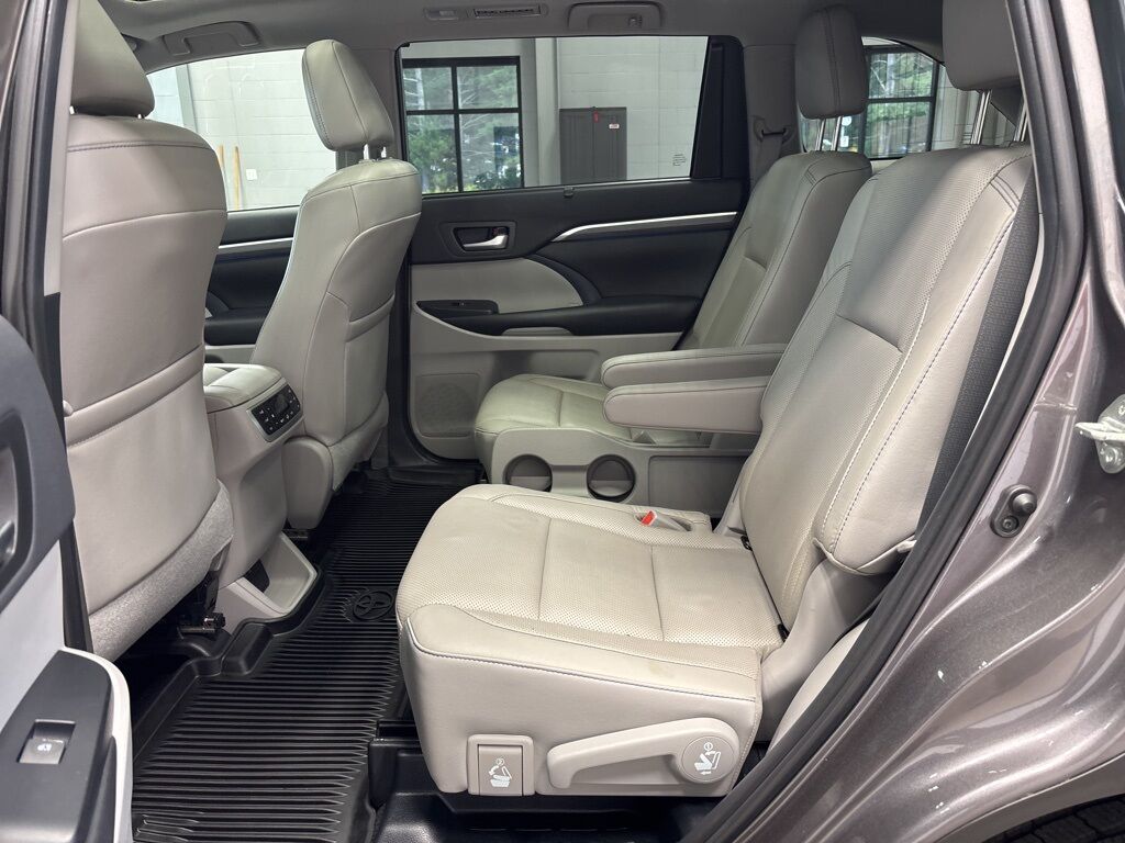 2019 Toyota Highlander Limited Platinum AWD Minocqua WI