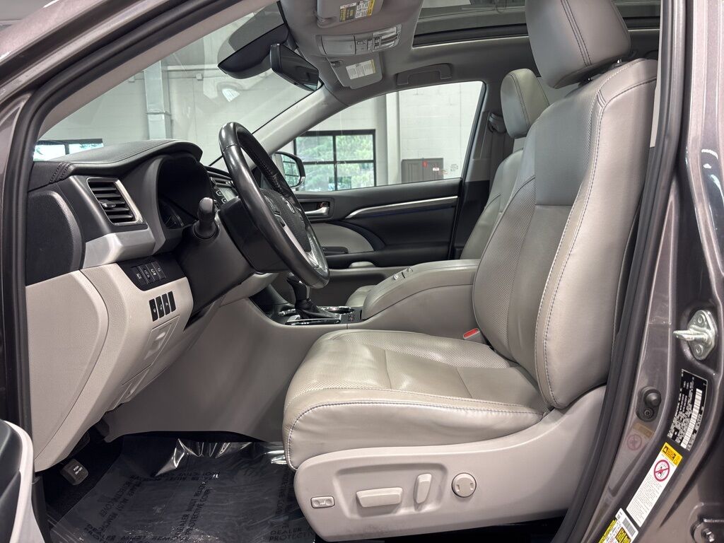 2019 Toyota Highlander Limited Platinum AWD Minocqua WI