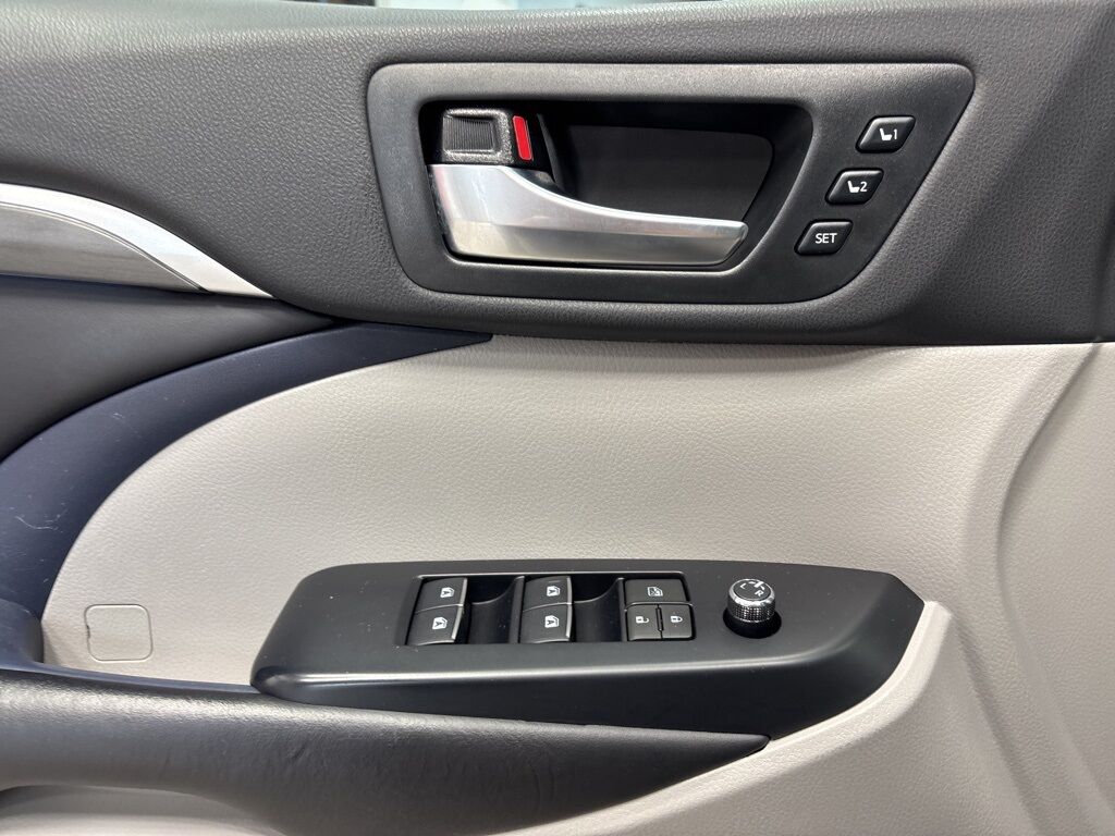 2019 Toyota Highlander Limited Platinum AWD Minocqua WI