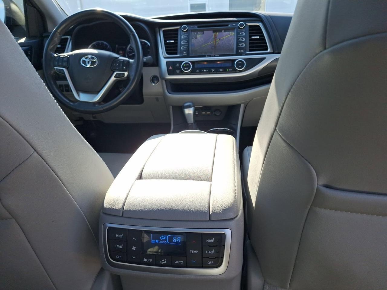 2019 Toyota Highlander Limited Platinum Hurst TX