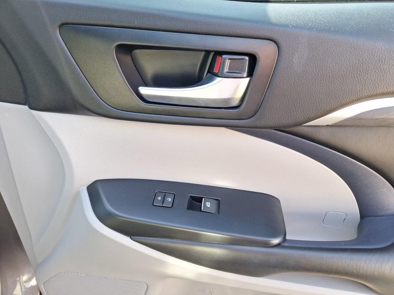 2019 Toyota Highlander Limited Platinum Hurst TX