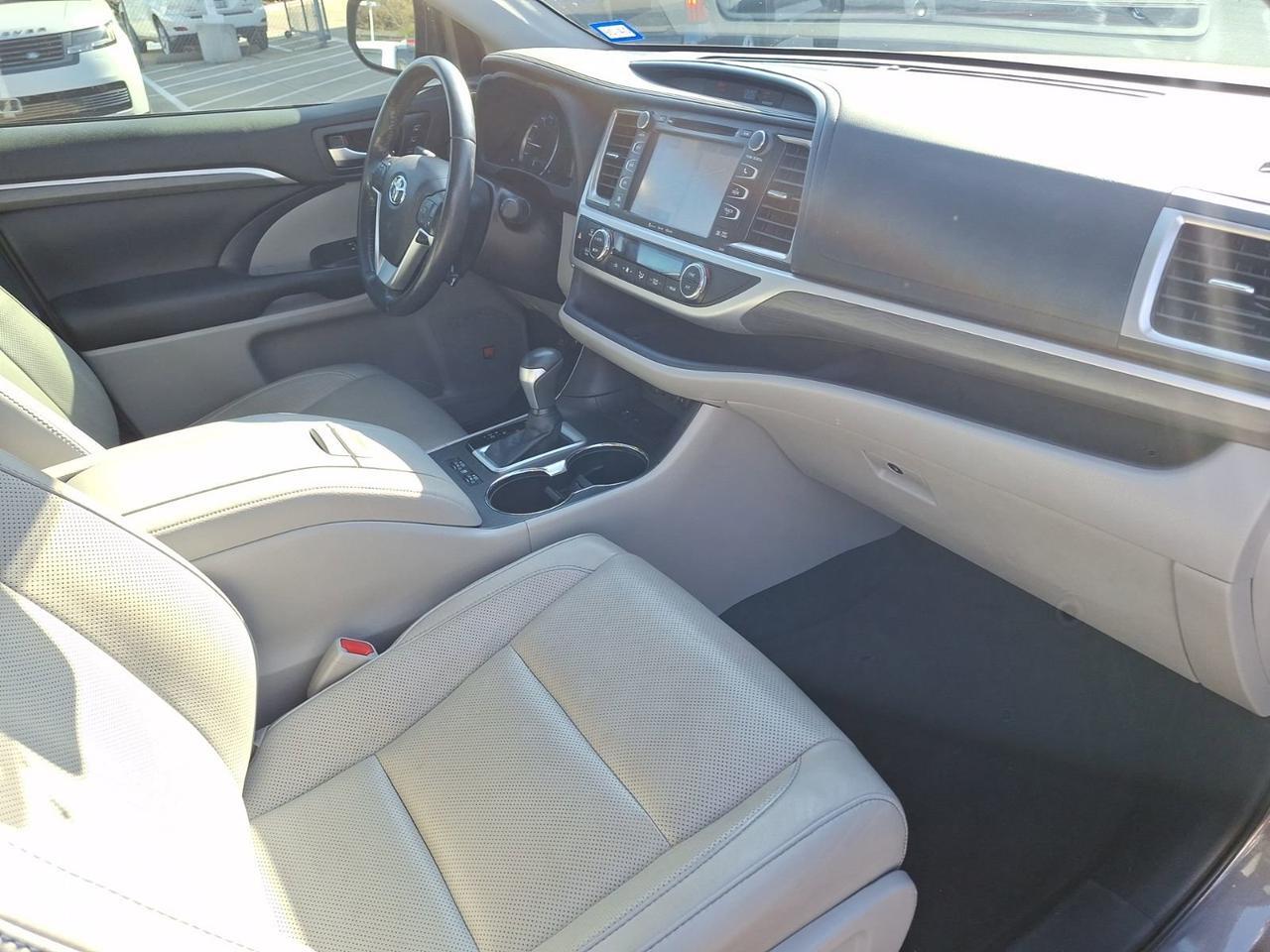 2019 Toyota Highlander Limited Platinum Hurst TX