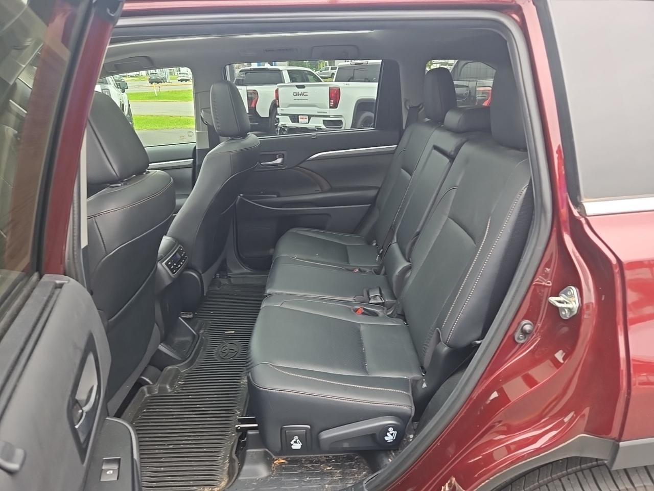 2019 Toyota Highlander Limited Platinum Fredericksburg VA