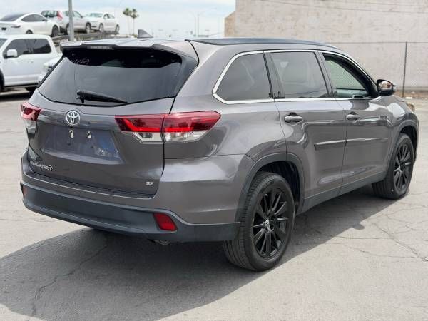 2019 Toyota Highlander SE