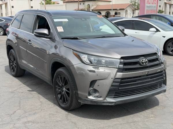 2019 Toyota Highlander SE