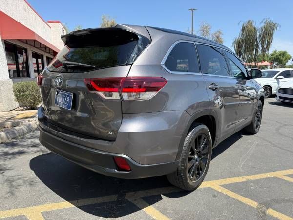 2019 Toyota Highlander SE