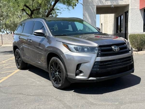 2019 Toyota Highlander SE