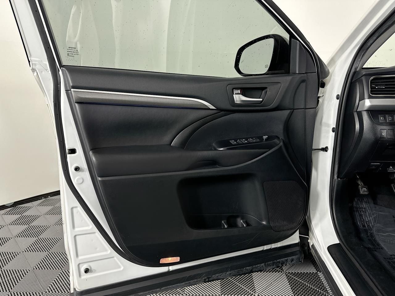 2019 Toyota Highlander SE Tacoma WA