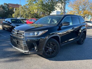 2019_Toyota_Highlander_SE_ Worcester MA