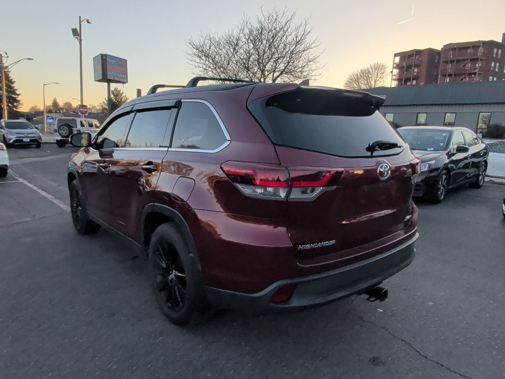 2019 Toyota Highlander SE Worcester MA