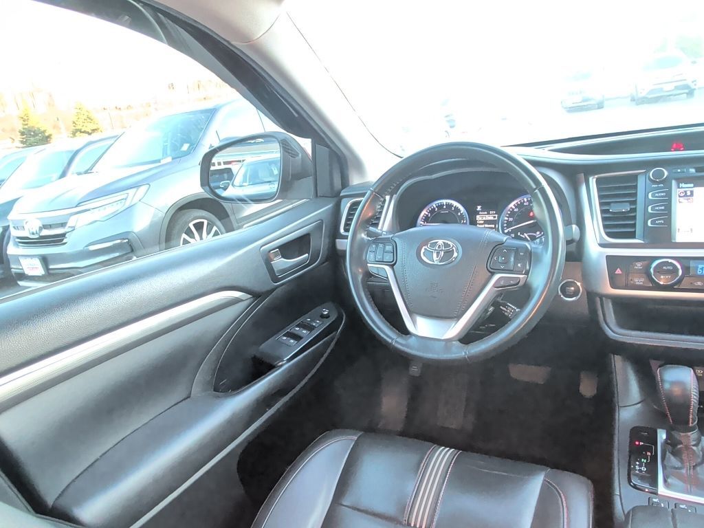 2019 Toyota Highlander SE Worcester MA