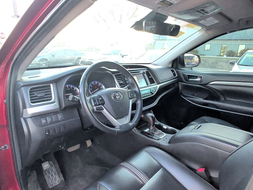 2019 Toyota Highlander SE Worcester MA
