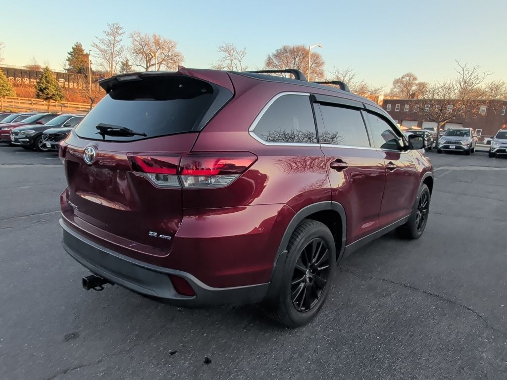 2019 Toyota Highlander SE Worcester MA