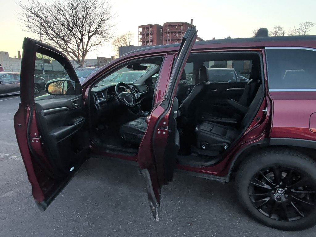 2019 Toyota Highlander SE Worcester MA