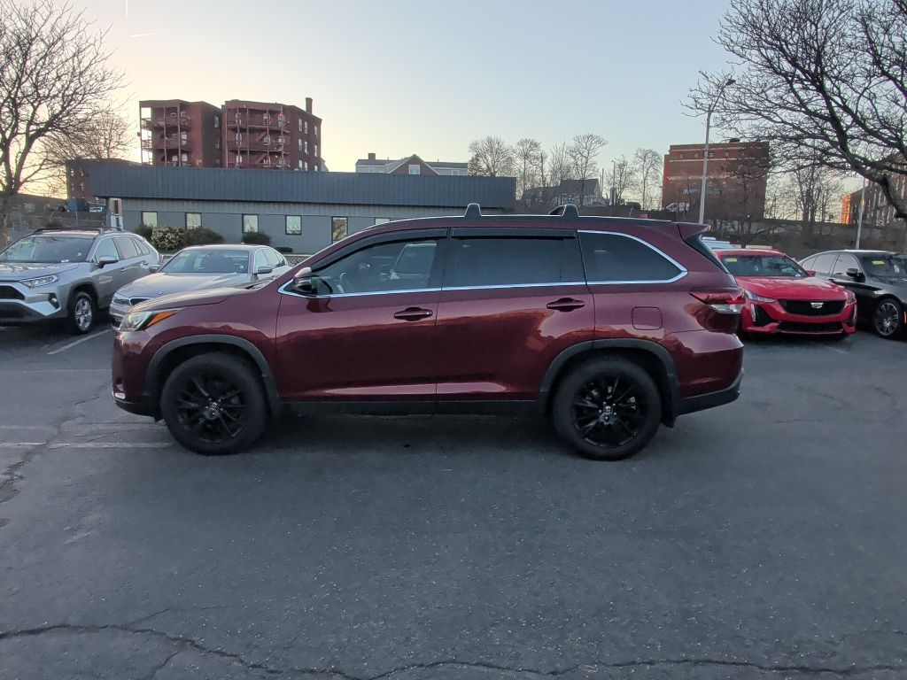 2019 Toyota Highlander SE Worcester MA