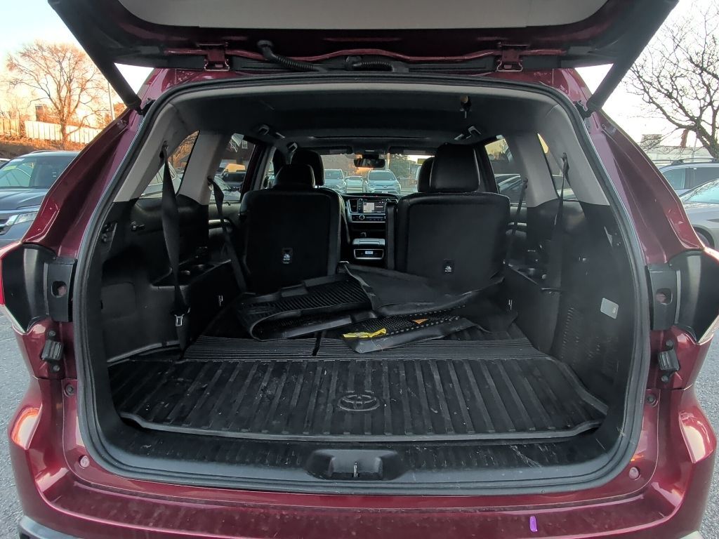 2019 Toyota Highlander SE Worcester MA