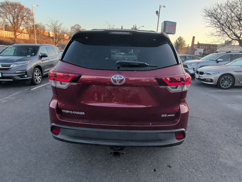2019 Toyota Highlander SE Worcester MA