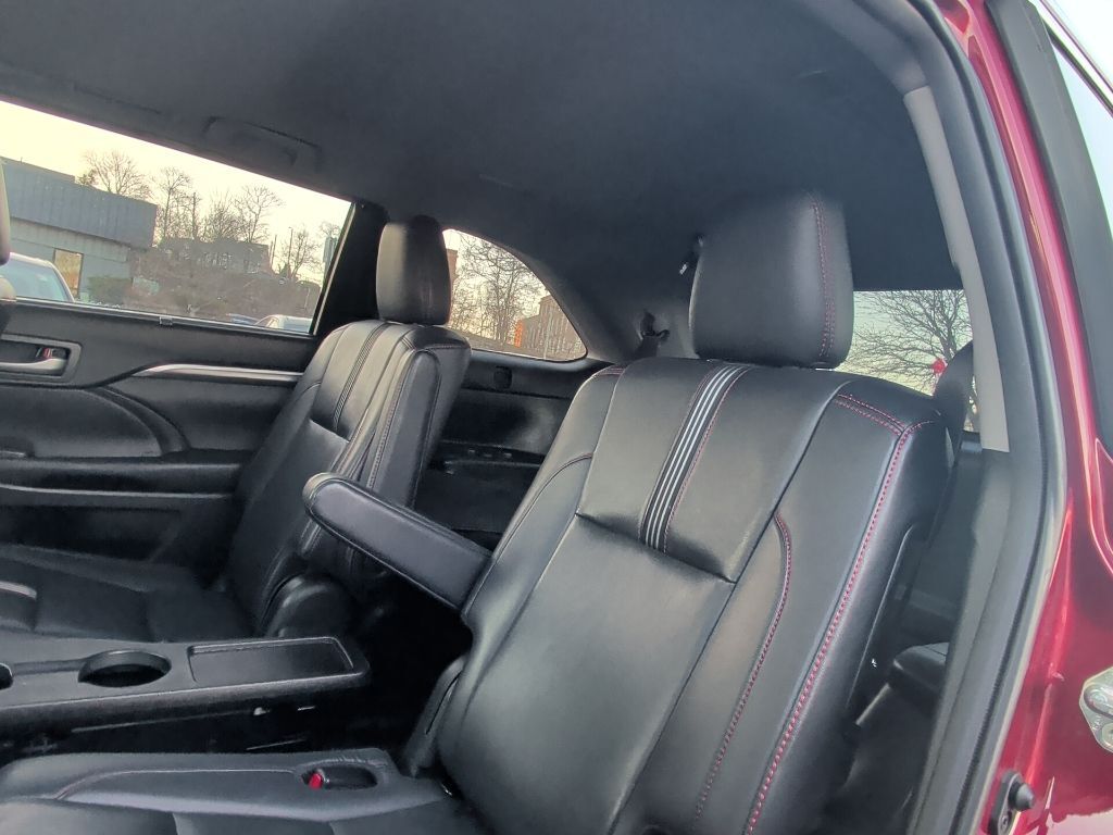 2019 Toyota Highlander SE Worcester MA