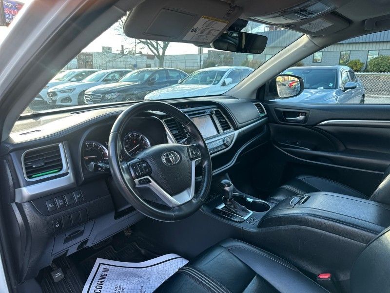 2019 Toyota Highlander SE Worcester MA